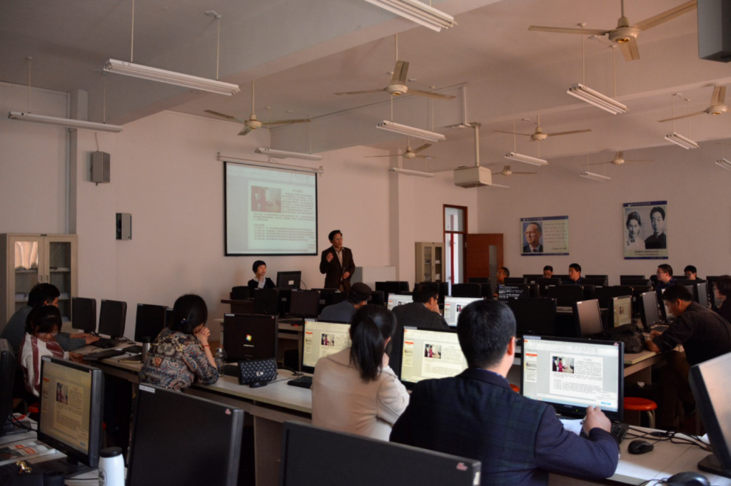 丁学恭主任介绍章欧雁教授